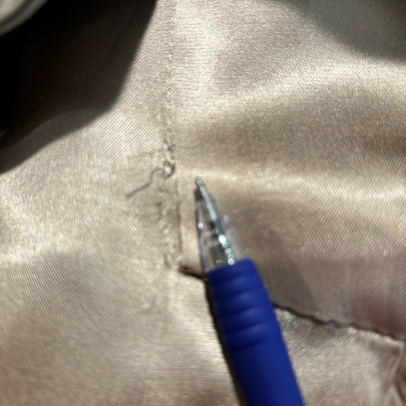 AQUASCUTUM Sz 38R Wool Lined Many  Pockets Slit in Back Buttoned Trenchcoat - Picture 16 of 16